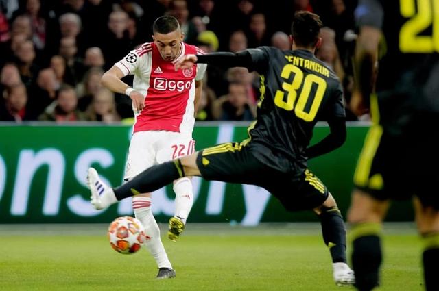 的球员在回 的球员在回